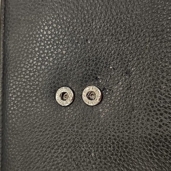 Kenneth Cole Reaction Black Wallet - Picture 6 of 6